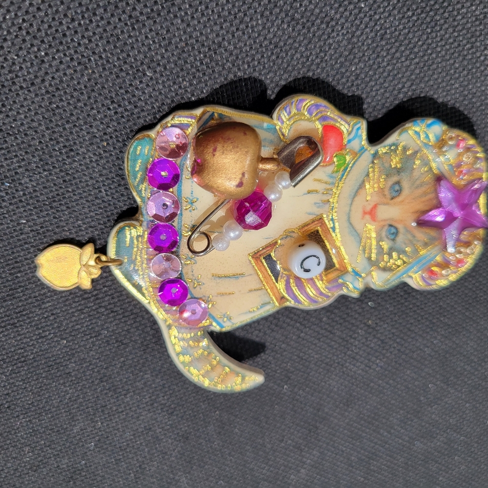 Handcrafted Cute Cat Pin Brooch ~ Embellished ~ Teacher ~ Kitten ~ Apple - Picture 16 of 16